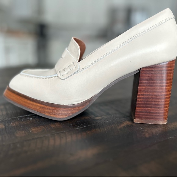 Aloha Loafers - Picture 1 of 8